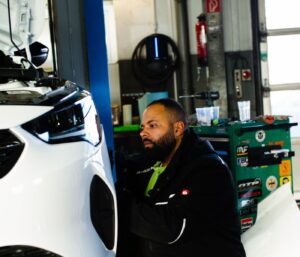 Entretien voiture électrique : 6 mythes qui vous coûtent cher